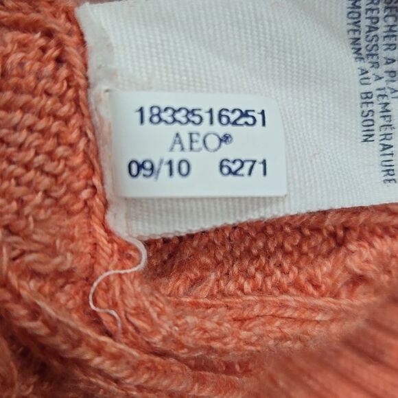 American Eagle Y2K Cable Knit Sweater Size XL Long Length Sleeve Ribbed Deep V - Picture 9 of 10